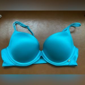 VS- Very sexy lightly lined Plunge